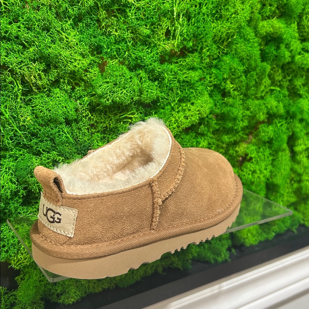 🇨🇦 UGG Kids' Classic Micro - Picture 9 of 12